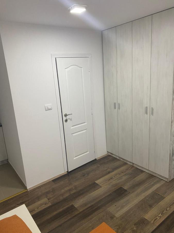 Omis Rooms Pančevo Exterior foto